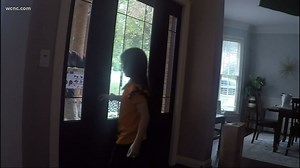'It was absolutely terrifying' | Mom says her kids opened front door to stranger