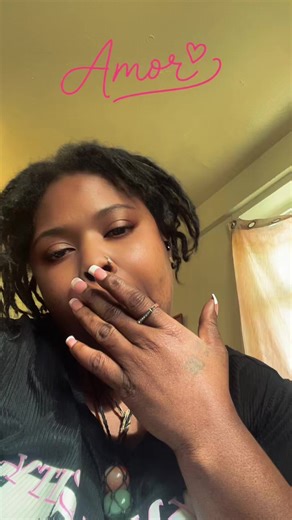 Bellalunalight (@bellalunalight888)’s videos with original sound - LouboutinKenDoll