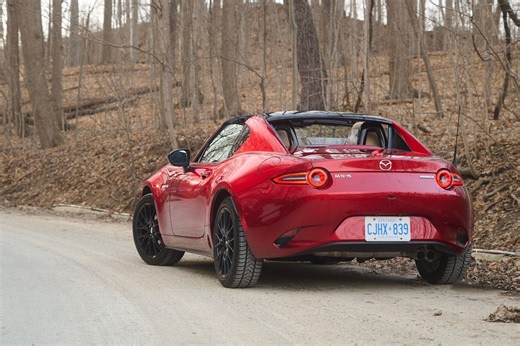 The 2025 Mazda MX-5 RF’s problem isn’t its roof, but its headlights | Reviews