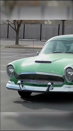 The Forgotten Luxury Car of 1954 — Kaiser Manhattan!