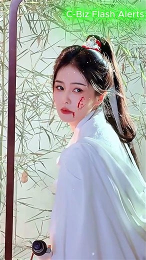 Bai Lu: The Story Behind This Viral Moment