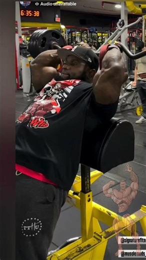 Akim williams heavy triceps workout #akimwilliams #bodybuilder #bodybuilding