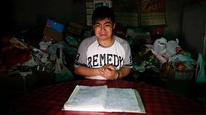 Man with short-term memory loss uses notebook to help him remember