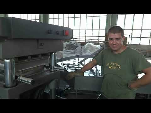 PLASTIC SAND TILE MACHINE. Only from recycling plastic and sand.