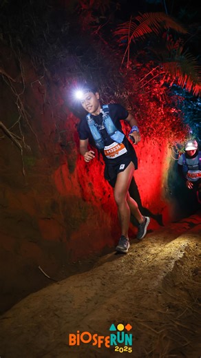 ʟʏᴘʜ on Instagram: "Virgin 30K langsung iTRA 2 di @biosferun 🗿⛰️ Jujur, paling sebel kalau liat postingan “nggak pernah latihan, tapi bisa…” kek, itu hal yang bdh dan risky. Tapi, di race kali jilat ludah sendiri 🙏🏻😭 Drama pun udh dimulai sejak mau berangkat, SEPATU ILANG!!!. Untungnya @ikmalsyahrul_ punya sepatu lebih. Tadinya udh mood udh mau ancur grgr terpaksa pake road. Pakai sepatu road pun kayanya bakal DNF. 2x race iTRA index 0 semua, dan virgin 30K langsu