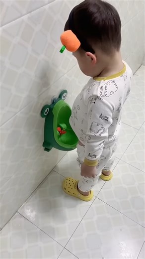 Kids & Baby Store ✨️ on Instagram: "Potty Like a Champ The Froggy Every Toddler Loves! Link 🔗: https://mishbaby.com/frog-boy-urinal Turn potty training into a playful adventure with this Wall-mounted Urinal designed especially for boys. The cute frog shape and leak-proof design make it both engaging and practical for your little one. 🌟 Key Features: High-Quality Material: Made from durable PP for long-lasting use. Perfect for Boys: Specially styled as a boy urinal with an adorable cartoon frog
