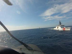 📽️ Check out this video of #triservice interoperabilty in action! USS Roosevelt (DDG80) and U.S. Coast Guard Cutter Hamilton (WMSL 753) conduct a series of passing and communication exercises, along with helicopter operations in the Mediterranean Sea. #AdvantageAtSea U.S. Coast Guard Atlantic Area Command | U.S. Naval Forces Europe-Africa/U.S. Sixth Fleet
