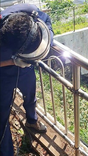 스테인레스 스틸 파이프 용접작업 구경
