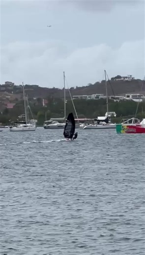 Training in lightwinds for the upcoming race💪 . . . #windsurf #windsurfer #harbor #boat #2025 #cura #content #point7windsurf #point7 #life #mylife #viral_video #fyp #viralvideos #curacaowindsurfing #water #curacao🇨🇼 #speeding #blasting #foryou