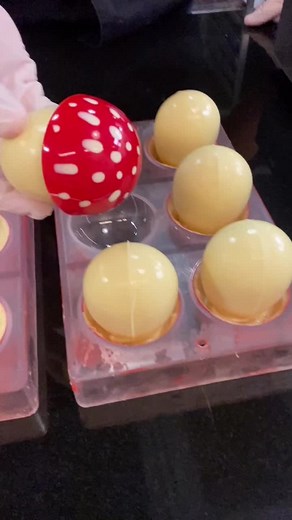 Making Autumn Chocolate Mushrooms: A Delightful Treat