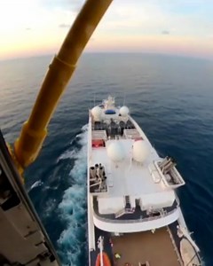 A PHI aviation rescue helicopter has captured footage from a rescue off the Kimberley coast from a cruise ship last Sunday. The passenger sustained head injuries and needed transport to receive treatment from Broome Hospital. | 10 News Perth