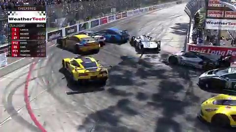 Na corrida de Long Beach em 2017, Antonio García perdeu uma vitória de forma inusitada: ficou preso em um congestionamento após a batida de três carros na última curva. Depois de se defender a liderança por várias voltas, acabou terminando apenas na quinta posição. #IMSA