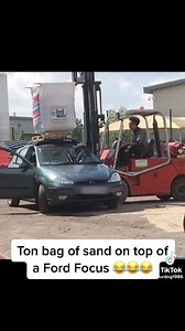 8.9K views · 75 reactions | Chacun sa méthode de loader !! J’imagine un trailer ca sert a rien 路‍♂️路‍♂️ | Vue d'un Camionneur | Facebook