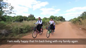“Living in the orphanage for five years was very difficult. I was abused in there and I wasn’t happy. During that time I really missed my dad, mum and my siblings.” – Chantha 15 years ago, Tara Winkler and Pon Jedtha founded CCT to help 14 children escape from an abusive orphanage called SKO. After the orphanage was finally shut down, we partnered with the government to reunite the kids back into their loving families. Chantha is one of these kids. Despite having a caring and longing family wait