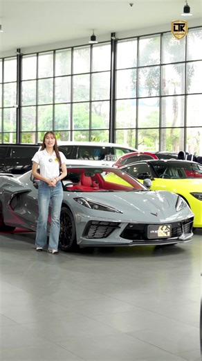 LTK STORY | New Corvette Heritage Edition Coupe 2025 🐺สีเทา Seawolf Grey Tricoat ภายในแดง Adrenaline Red ดุดัน สปอร์ตเต็มขั้น รุ่นลิมิเต็ดเพียง 15 คัน พลังความแรงระดับตำนาน Corvette ราคาพิเศษเพียง 8,990,000 บาท #พร้อมส่งมอบ Full Option : • Body colored SMC roof panel (detachable) • Body colored rear spoiler & outer mirror • LED headlights • ⁠Gloss black forged aluminum wheels - Front: P245/35ZR19 - Rear: P305/30ZR20 • Brembo BOSS brake caliper (edge yellow) • Power seats with memory • Seats hea