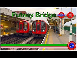 District Line and London Buses at Putney Bridge Station - London Underground (18/11/2023)