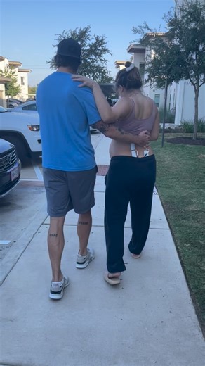 This is arguably the HARDEST part of any birth plan. Leaving too early means you might get sent home, or face unnecessary intervention. Leaving too late might result in a car baby, which isn’t the worst thing in my opinion but it’s not very comfortable. So when should you go? Most providers suggest following the 5-1-1 rule. That means contractions are 5 minutes apart, last one minute in duration, and this pattern has been occurring for 1 full hour. The problem is - birth won’t always be so linea