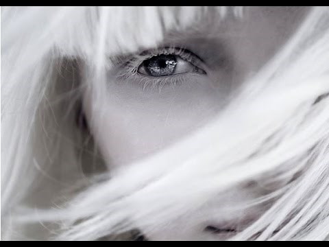 【奇跡のモデル】天使？妖精？アルビノのモデル、ナスチャが神々しすぎる！