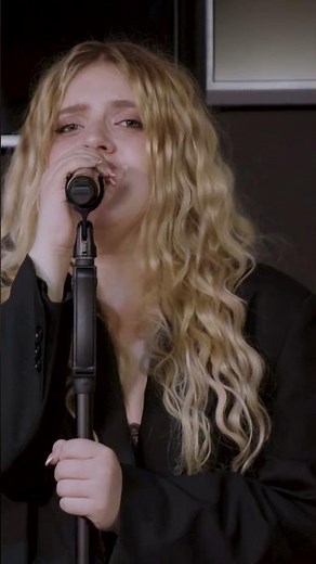 Bianca Dragomir - Dignity | PREMIERE #breakfast