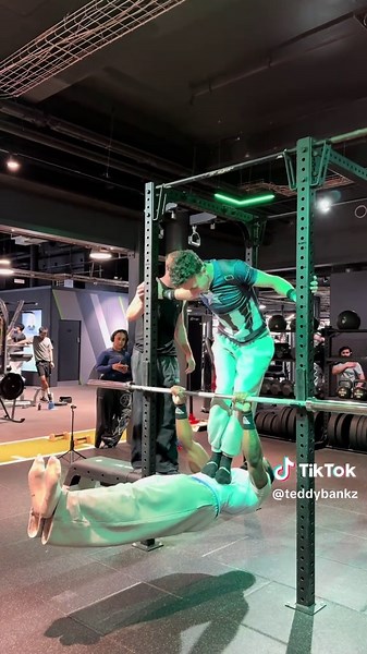 Mastering Calisthenics: Achieve Your Front Lever Goal