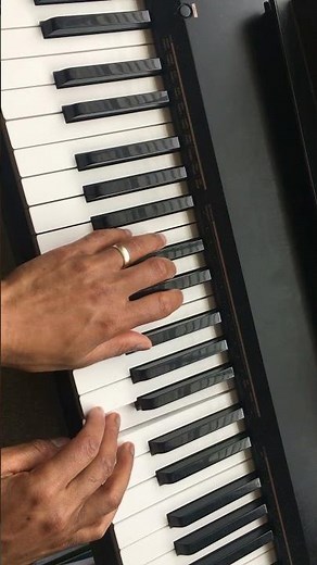 Play This B Minor Jazz Piano Lick (Piano Tutorial)