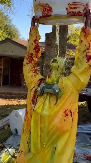 622K views · 4.8K reactions | I've never seen a scary fountain before  #Halloween #diy #decorations | UNILAD Tech | Facebook