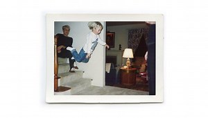 Vdechněte starým fotkám nový život! 📷 Představujeme vám aplikaci Fotoskener od Fotek Google, se kterou snadno a rychle zdigitalizujete vaše zaprášená fotoalba pomocí mobilního telefonu. Novinka vám každou fotku automaticky ořeže, otočí, odstraní nežádoucí odlesky a archivuje ve Fotkách Google. Jednodušší už to být nemůže. ;) Android → https://goo.gl/0dwTlV iOS → https://goo.gl/Ne3SKx | Google