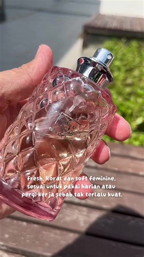 Bila lagi nak try freesia musk edt ni pula 😍😍#perfume masuk live utk harga promo dan ade giveaway untuk follower bertuah,9am isnin-jumaat 🥰🥰