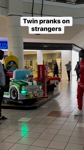 88K views · 1.3K reactions | TWIN PRANKS ON STRANGERS藍… #fypシ #viralreelsfbpage #twins #prankvideo | Kiyel Kamar | Facebook