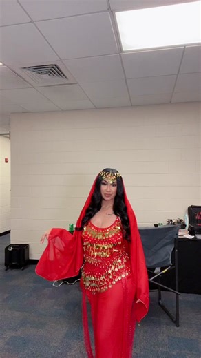 y’all like my costume? 💃🏽 💃🏽💃🏽 #fyp | queen naija