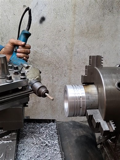 an antique silver ash tray making on lathe #mechanical #engineering #lathe #shorts #diy #project #iron #threads #tools #silver #ash #tray