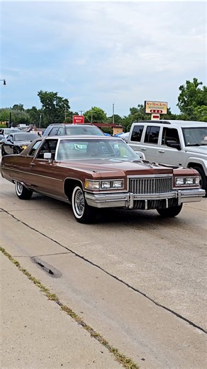 1975 Cadillac Coupe DeVille Classic Car Drive By Engine Sound Telegraph Cruise 2025
