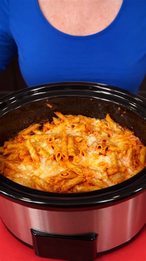 Creamy crockpot chicken pasta dinner