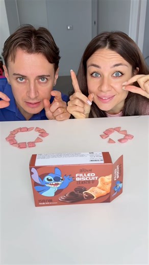 We hurrying up with eating pink snacks to win stitch sweet box 😋🤫