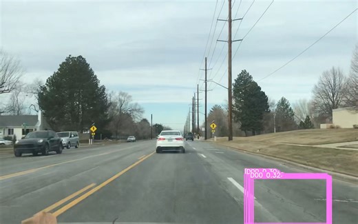 YOLOv3路面损坏分级识别示例