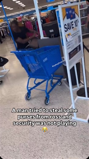 LATRUTH on Instagram: "She gotta one hella of a grip🤣 @viralexposure"