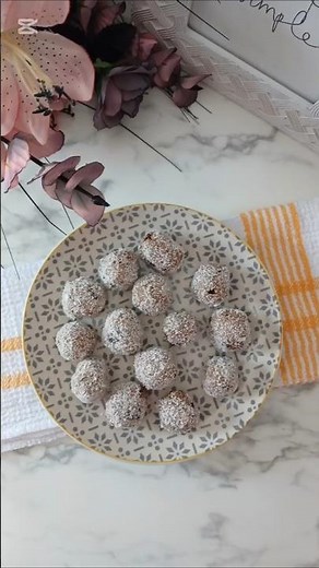 5-Minute Healthy Oat Energy Balls with Coconut (Simple Snack Prep Recipe)#healthysnacks #sweets #fit