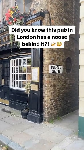 Did you know about this random noise behind this pub in London? 🍻😮 📍Pelican Stairs, London #travel #travelgram #travelling #uk #uk_greatshots #uk_shots #visituk #uk_shooters #uk_outdoors #ukscenery #uktravel #ukhiddengems #exploreuk #exploremore #explore_britain #travelphotography #travelgram #visitbritain | UK Hidden Gems