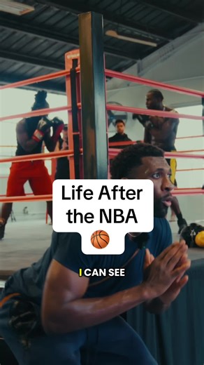 Sitting down with Adonal Foyle to talk about purpose after the game. 🧠 Going from 20,000 people cheering your name to silence is a tough transition for so many athletes—but his perspective, lessons, and advice on finding meaning beyond basketball are invaluable. This is one every athlete needs to hear. #boxing #healthjourney #transitions #nba #basketball🏀