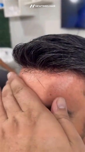 From first consultation to final reveal, this is how professionals create transformations that build careers. Hair replacement specialist @danilobezerrapro used our INL Men’s Hair System (Color 1B) to deliver a natural, undetectable result, and at the same time, mentor a student barber ready to enter the hair replacement business. Why do more barbers and stylists choose NEWTIMES HAIR®? Because great systems don’t just change hair, they change reputations, client retention, and referrals. ✨ Why t