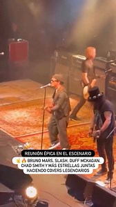 Desde el stereo | Music | Y no se trata de lA 🔥 El Capitol Theatre de Nueva York fue el lugar en el que se llevó a cabo una reunión épica de grandes músicos como:... | Instagram