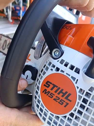 Starting a Stihl MS 251 Chainsaw: A Quick Guide