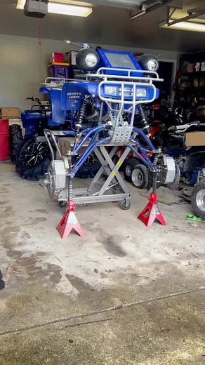 Its happening. Bikes torn down slapping 6inch portals #honda300 #gorillaaxle #hondafourtrax #liftedhonda #lifted300 #axlepaddle #custom #mudding #fueloffroad #portals