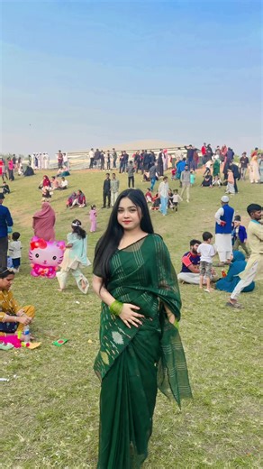 Discover the Elegance of Sarees and Nadiya's Style