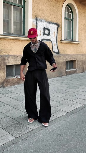 Men's Fashion Tips: Styling Wide Pants and Flip Flops