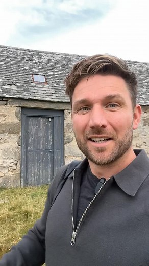 You’ll know this cute bothy from driving through the mountains - but did you know the horrible story behind a man who stayed here? 🏡 Francis Percy Toplis, dubbed the “Monocled Mutineer,” was a mutinous WWI deserter turned notorious criminal. Fleeing after the murder of a taxi driver, he hid in a remote bothy near Tomintoul, Moray. On 1 June 1920, a local gamekeeper alerted PC George Greig and farmer John Grant after seeing smoke from the chimney. Inside, Toplis brandished a Webley Mk VI revolve