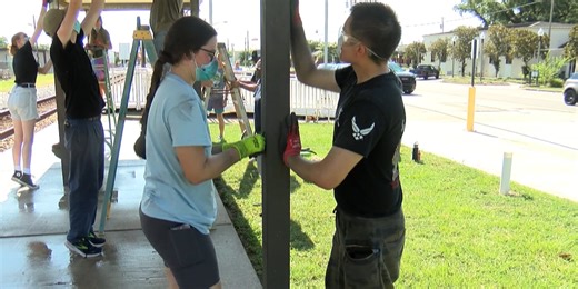 Biloxi community gathers to work on Amtrak Station walkway