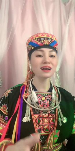 Chim reo ca mừng vui đón mùa xuân ❤️chúc cả nhà chuẩn bị chào đón một mùa xuân mới vui vẻ hạnh phúc nhé 💕💕💕 | Hoàng An