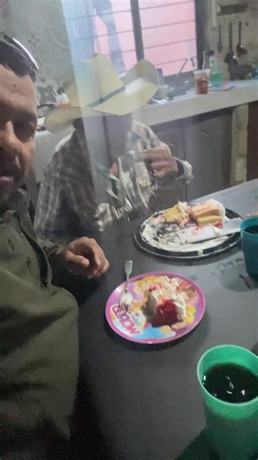 Videos de CARLOS Torres Longview tx (@carlostorreselcuate) con “original sound - CARLOS Torres Longview tx”