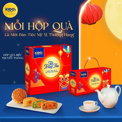 BÁNH TRUNG THU KIDO’s BAKERY: MỖI HỘP QUÀ LÀ MỘT BÀN TIỆC MỸ VỊ THƯỢNG HẠNG Đón ánh trăng vàng, có bánh có trà cùng bộ sưu tập quà biếu Bánh Trung Thu KIDO’s Bakery chính là bàn tiệc mỹ vị cho khoảnh khắc sum vầy thật sự trọn vẹn: ✔️ HỘP QUÀ BIẾU TRUYỀN THỐNG với thiết kế mang đậm sắc màu lễ hội, từ cây tre, chú lân, lồng đèn Hội An rộn ràng dưới trăng vàng. Bên trong là những chiếc bánh trung thu từ các nguyên liệu gần gũi như: đậu xanh, hạt dưa, hạt sen, khoai môn… làm say đắm bao thế hệ. Khôn